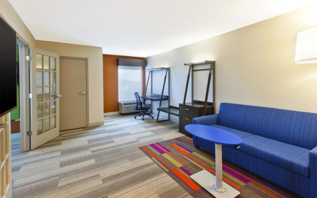 Holiday Inn Express Hotel & Suites Chicago-Midway Airport, an IHG Hotel