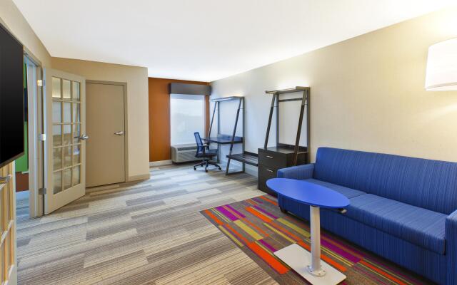 Holiday Inn Express Hotel & Suites Chicago-Midway Airport by IHG