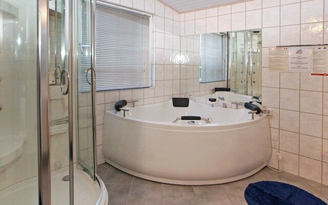 6 Person Holiday Home in Hemmet