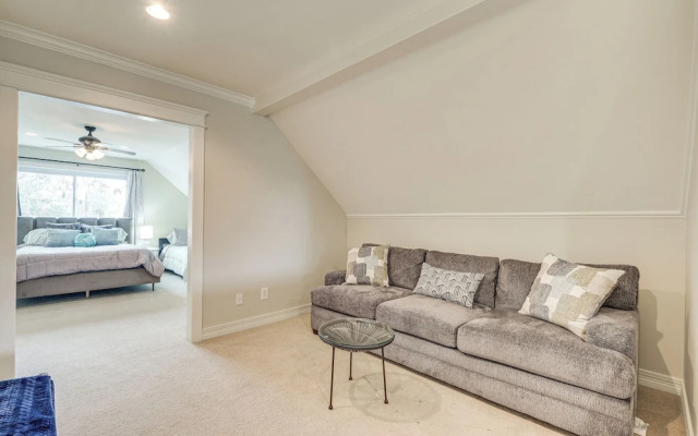 Brenham Rental w/ Deck & Yard < 1 Mi to Downtown!