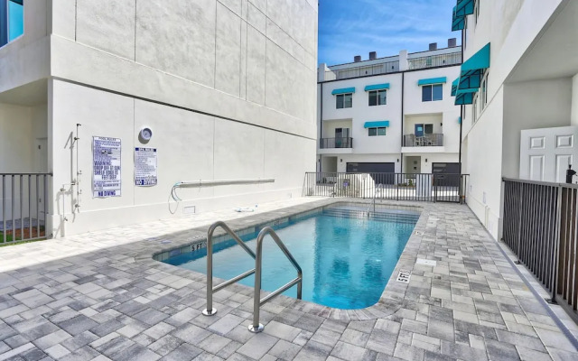 Azul Townhomes C1 - Sol Retreat