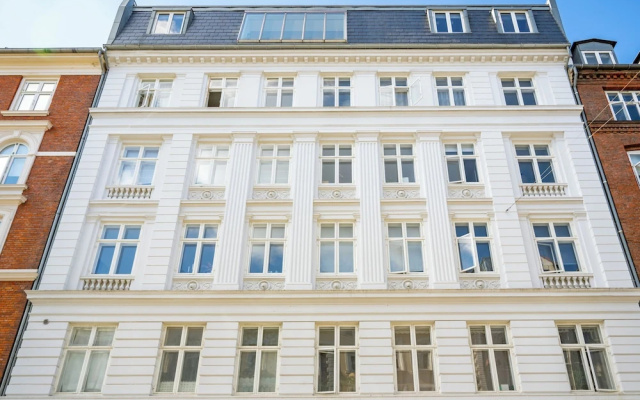 Shield 3 - 3 Bedroom Apartment With Balcony in Central Copenhagen