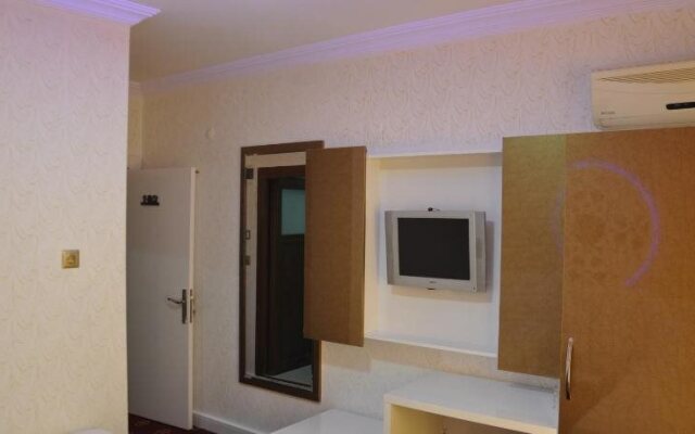 Ugur Hotel