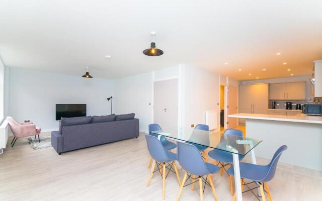 Primestay 91 Baker Street Apartments