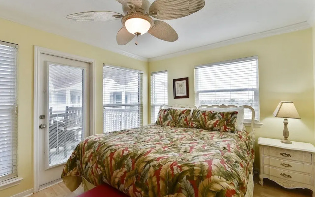 Seascape 2301 2 Bedroom Condo by RedAwning