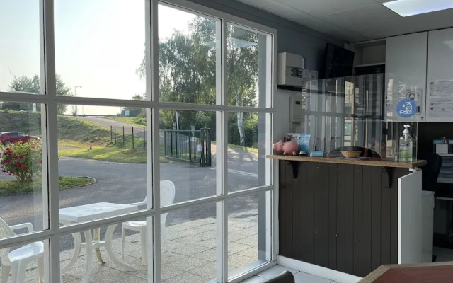 Fasthotel Val De Reuil