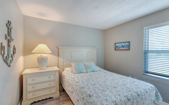 Pelican Beach 0216 2 Bedroom Condo by Pelican Beach Management