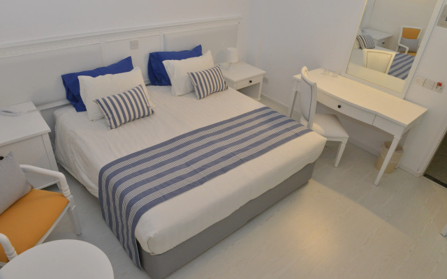 Nereus Hotel