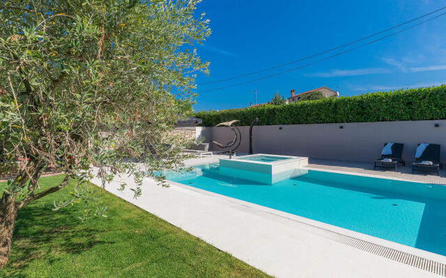 Villa Mala