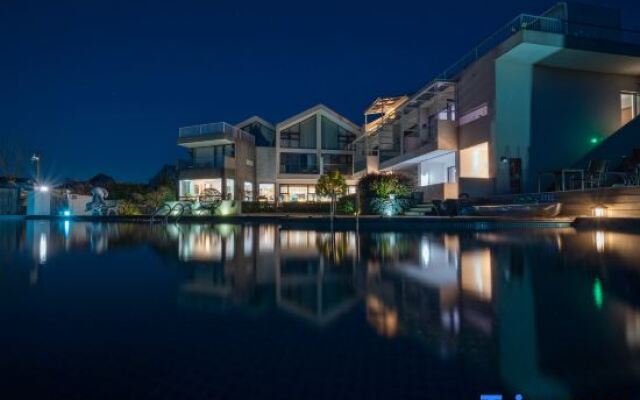 Xinchang Mountain Letter · Cloudside Homestay