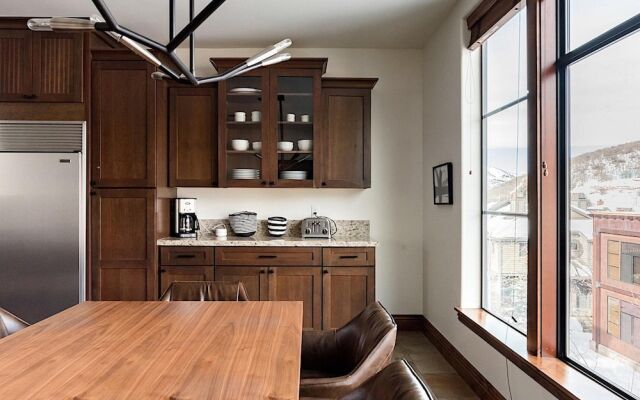 Old Town Luxury by Casago