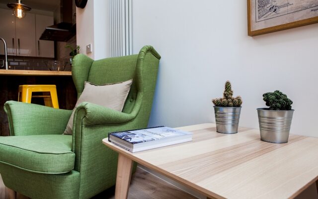 Stunning 4 Bed East London Apartment Sleeps 10