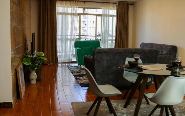 DELUXE 2bedroom plus SQ Apartment at Kilimani-Nairobi