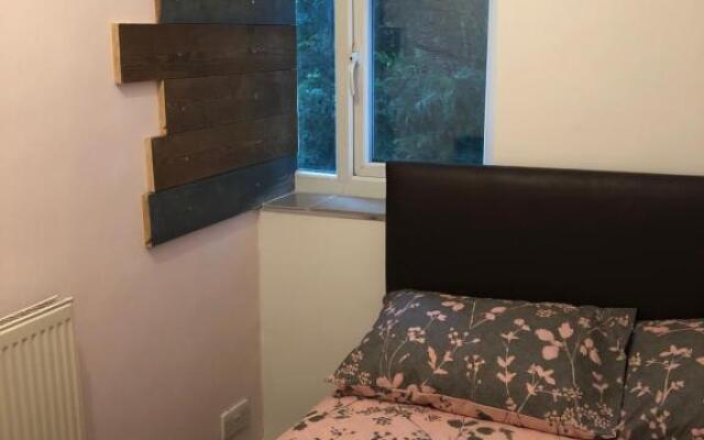 Treetops flat2 Hall Green B28