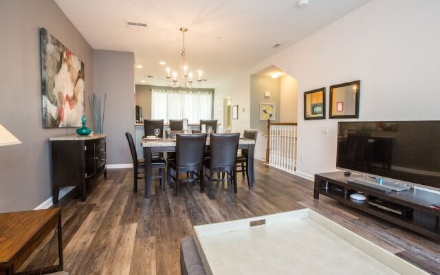 Oasis Escape Townhome 3 Bedroom Condo by Redawning