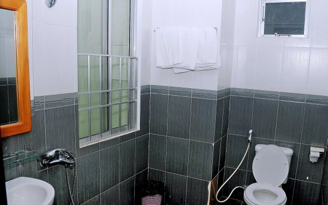 Queen Hotel 2