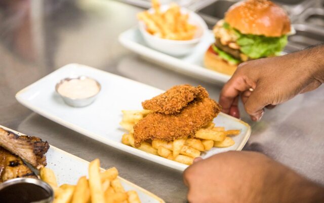 Hotel Indigo Melbourne on Flinders by IHG