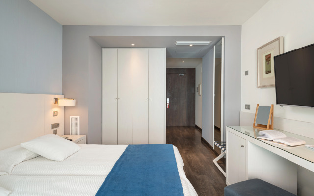 Отель Cala Bona