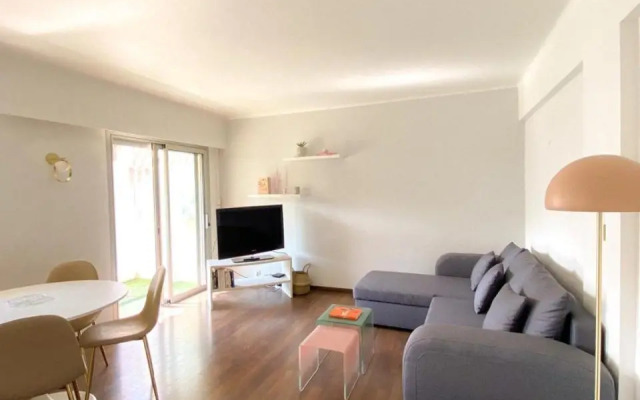 Superb Apartment In Cannes With Magnificent View !