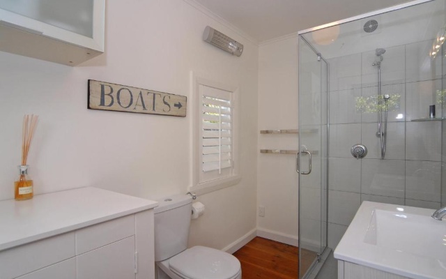 Historic Colenso Cottage – Bathroom – Napier