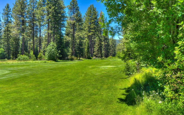 Foursome  2 Bedroom Cabin by RedAwning