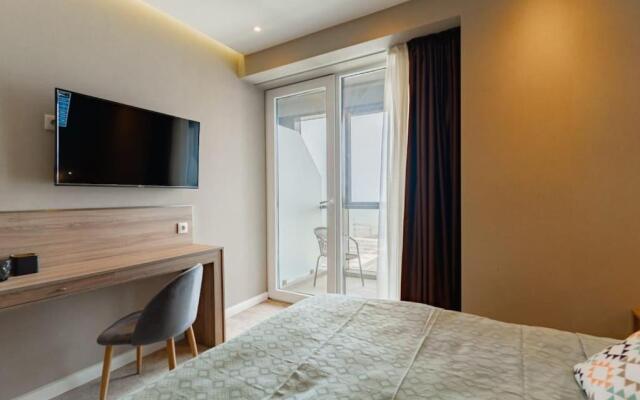 Leo Group BEST STUDIO 2317 Alliance Palace