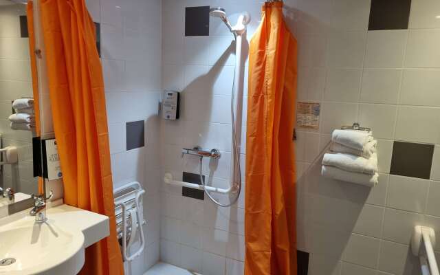 Kyriad Angoulême Nord Champniers - Hôtel & Résidence