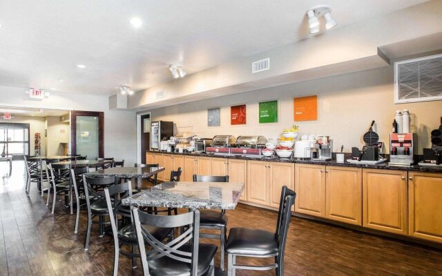 Comfort Inn & Suites Page at Lake Powell