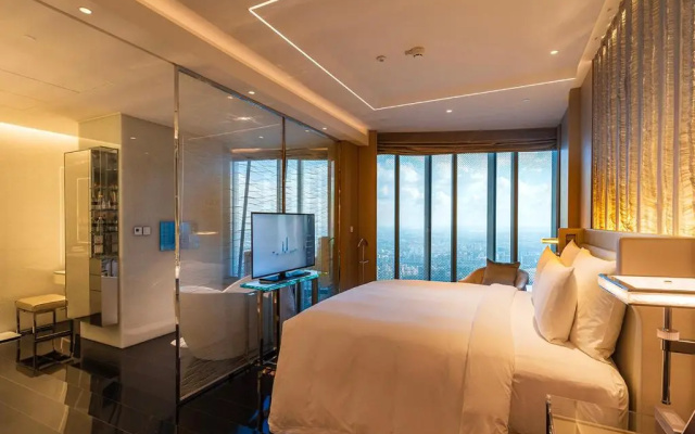 J Hotel, Shanghai Tower