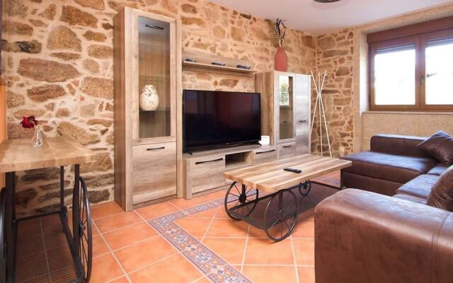 House - 4 Bedrooms with WiFi - 107751