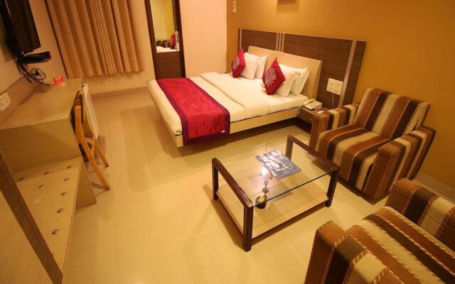 OYO 4641 The Sangh Gunny