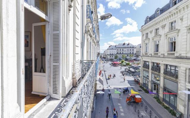 L'Angevin- Studio vue sur place du Ralliement