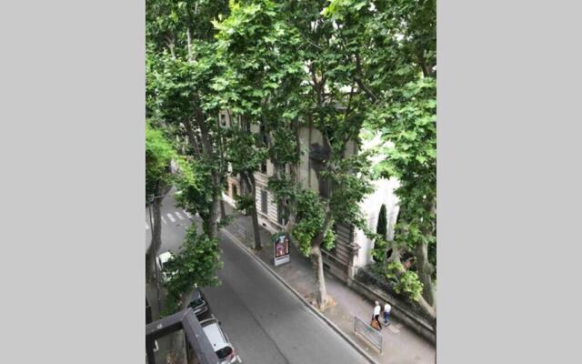 Avignon centre ville appartement T3 meublé 2 chambres