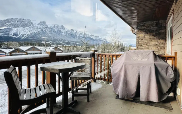 Stoneridge Resort - Mountain View - Pool & Hot Tub