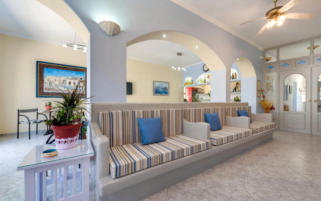 Akis Hotel