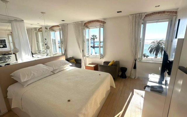 Riva Luxury Suites