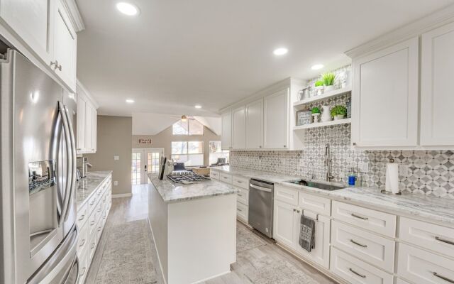 Seguin Riverfront Retreat: Fishing Dock + Kayaks!