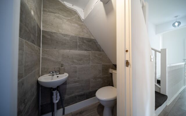 Charming 3-bed Apartment in South end on sea