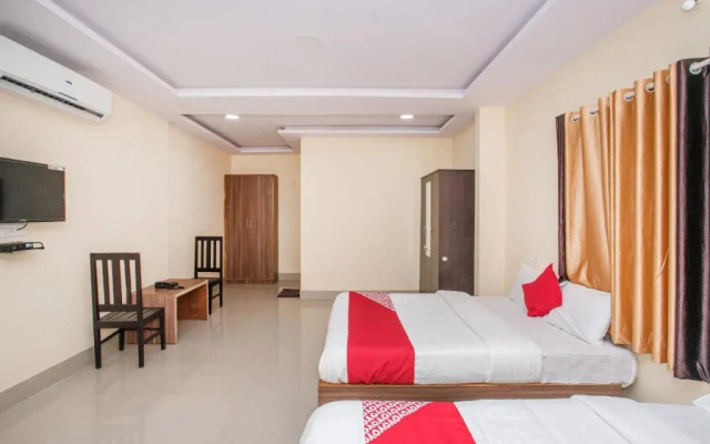 OYO 15818 Om Sai Residency