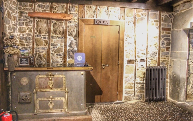 Casona De El Castaniu