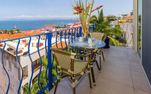 Luxury Puerto Vallarta Condo Romantic Zone