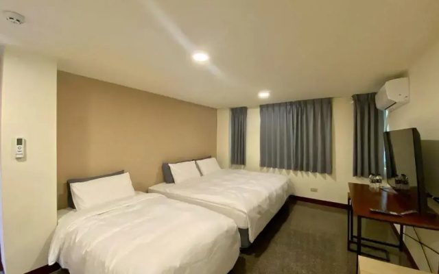 Roam Sanyi Hostel