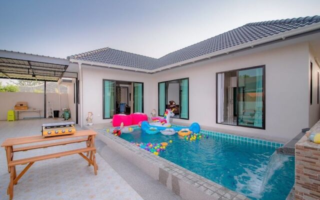 Hani Pool Villa