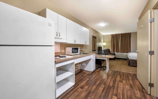 MainStay Suites Columbus North – Worthington