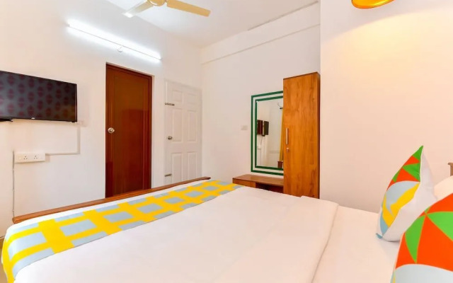 White House by OYO Rooms