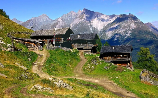 Apartments Schloß-Weißenstein-Straße
