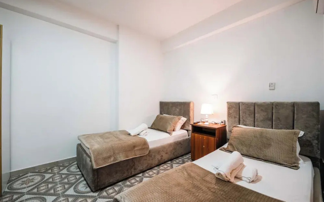 Lion Hotel
