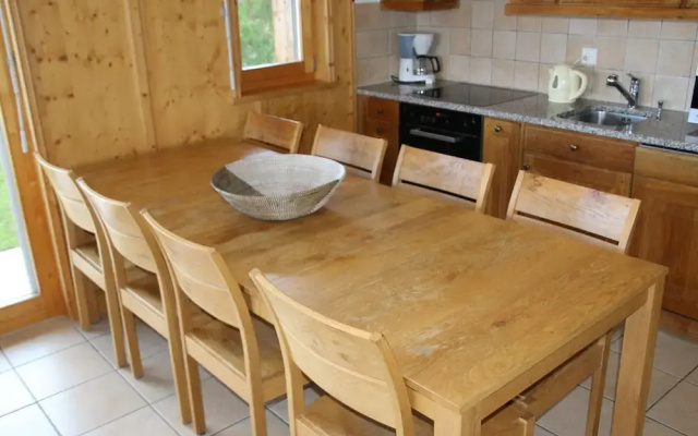 Authentic Apartment With Mountain Views