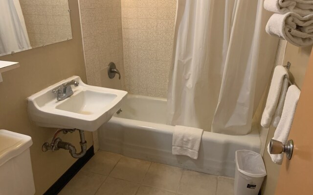 ERTH INN by AGA – Mojave