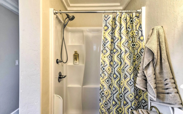 Well-appointed Milwaukie Home: Great Location